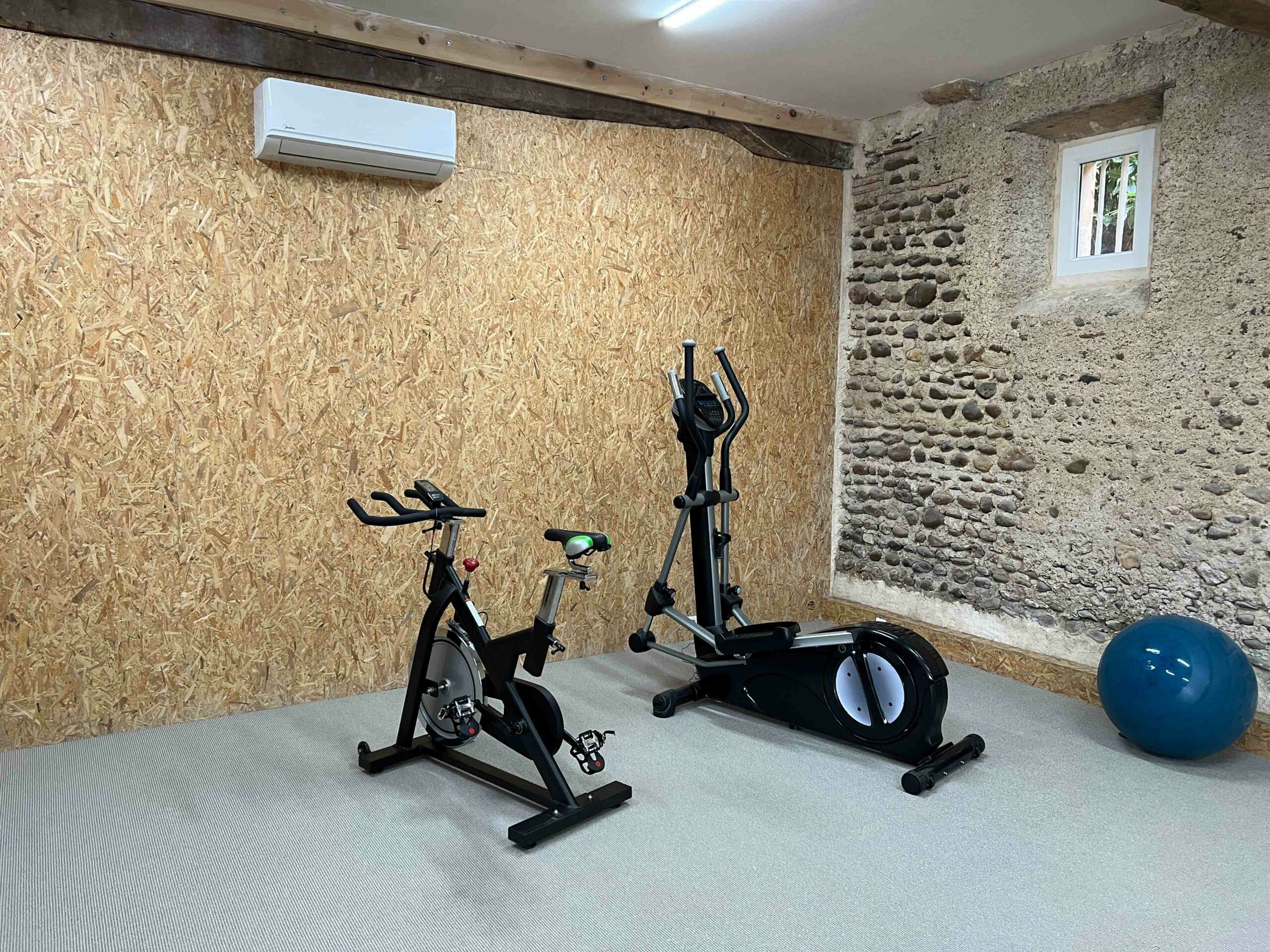 remise en forme et bien être au chateau des salettes avec yoga et salle de musculation